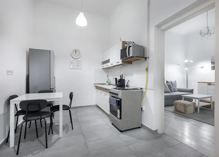 A36 Akacfa بودابست