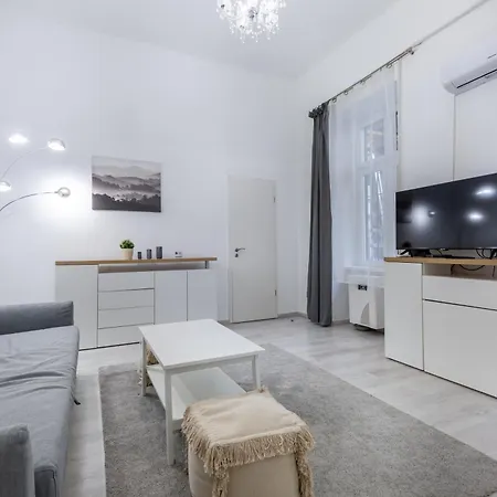 A36 Akacfa Apartament *